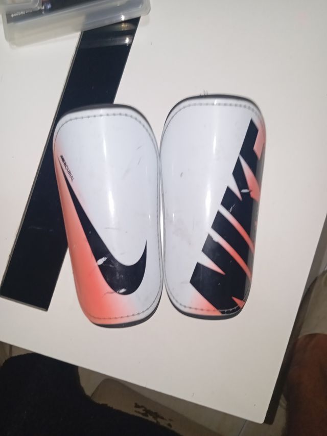 Espinilleras Nike Mercurial