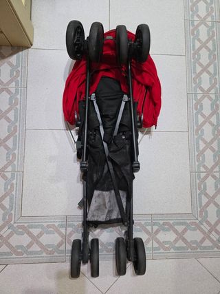 Carro bebe ligero rojo