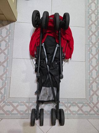 Carro bebe ligero rojo