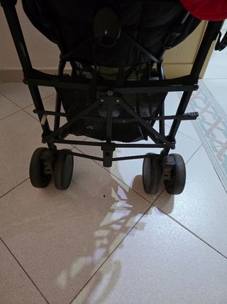 Carro bebe ligero rojo