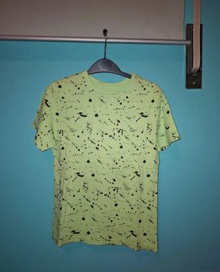 T-shirt verde limão c/ manchas pretas - 8/9 anos
