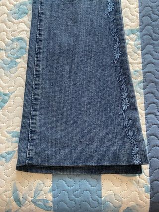 Pantalones vaqueros bordados