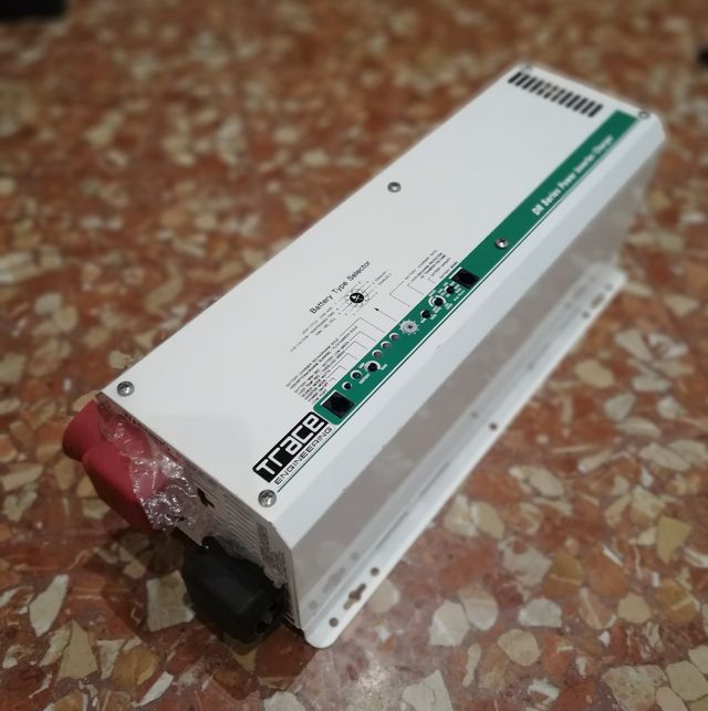 Inversor/Cargador Trace engineering DR1512E Nuevo.