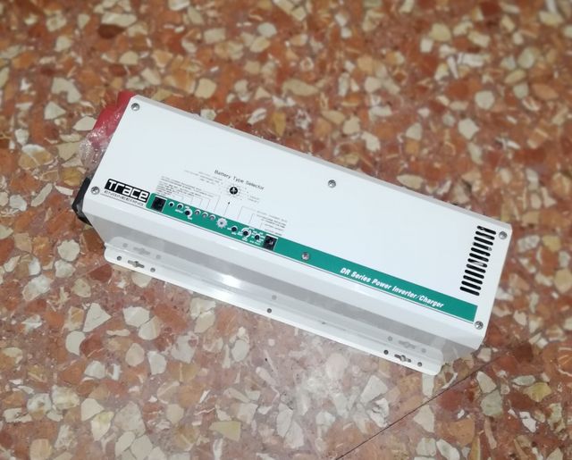 Inversor/Cargador Trace engineering DR1512E Nuevo.