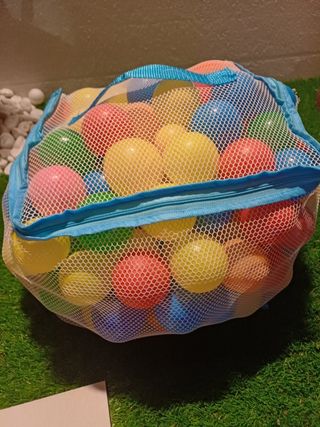 Lote juguetes piscina: Pelota, bolas,colchoneta