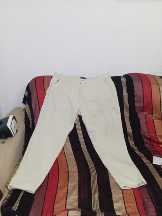 Pantalón Pull & Bear beige 48
