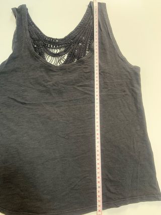 【Undiz】Camiseta negra de tirantes con detalles