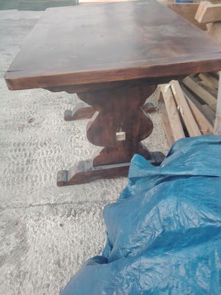 Mesa antigua de madera