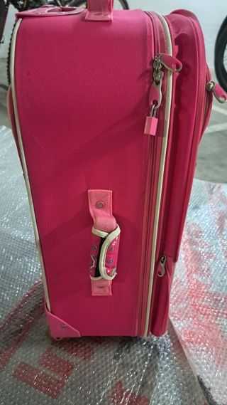 Maleta con alegre estampado de tamaño mediano