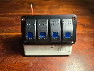 Panel 4 interruptores LED azul