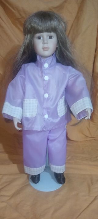 Muñeca porcelana - Vestido lila