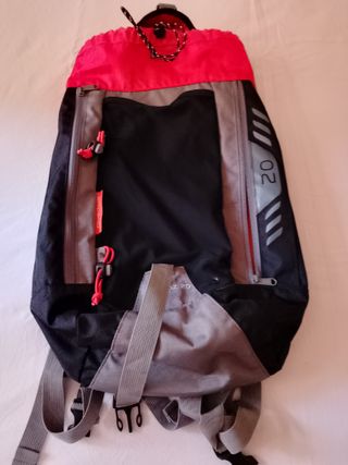 Mochila Forclaz 20 - Negra y Gris