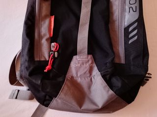 Mochila Forclaz 20 - Negra y Gris