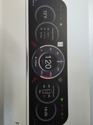 Pantalla y cámara delantera Tesla Model 3 highland