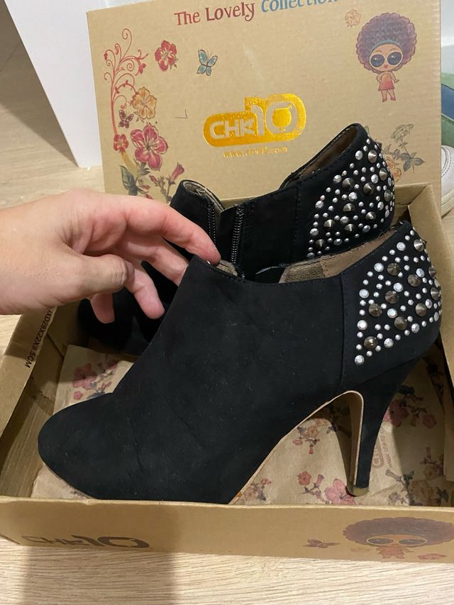 Botines negros CHK10 | Tacón