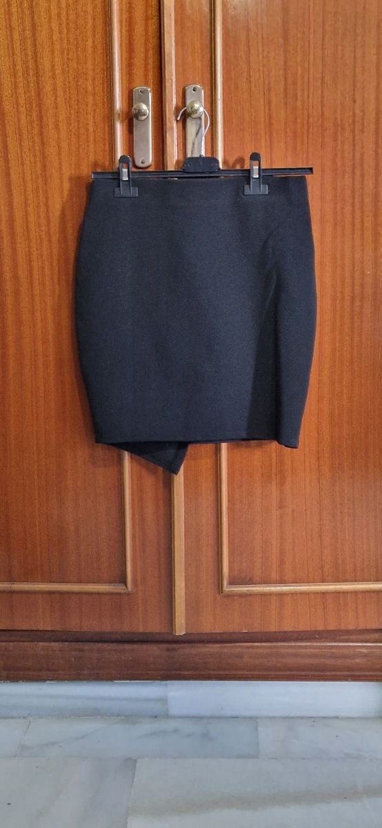 Falda negra Pull&Bear - Talla M