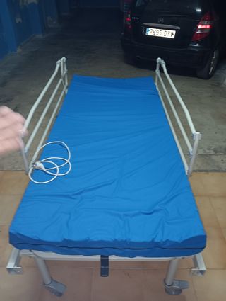 Cama hospitalaria articulada eléctrica