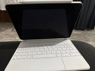 iPad Air 5 (64GB) + Penna + Tastiera