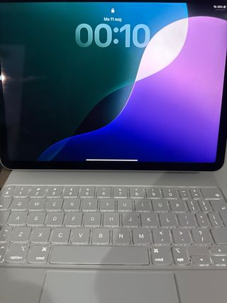 iPad Air 5 (64GB) + Penna + Tastiera