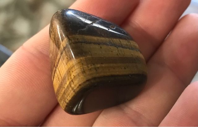 Piedra Ojo de Tigre Pulida