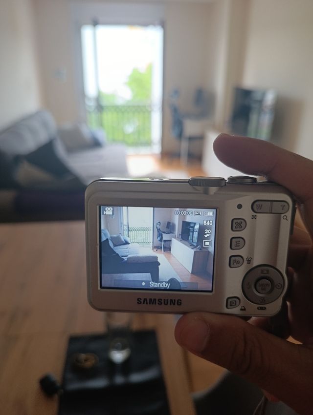 Cámara Samsung - plateada