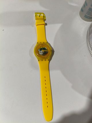 Swatch | Reloj amarillo transparente