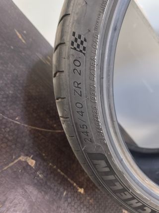 Michelin Pilot Sport 245/40 ZR 20