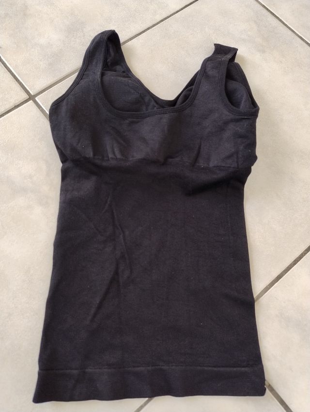 Canottiera nera - Coppe estraibili