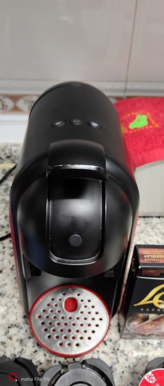 Cafetera cápsulas usada