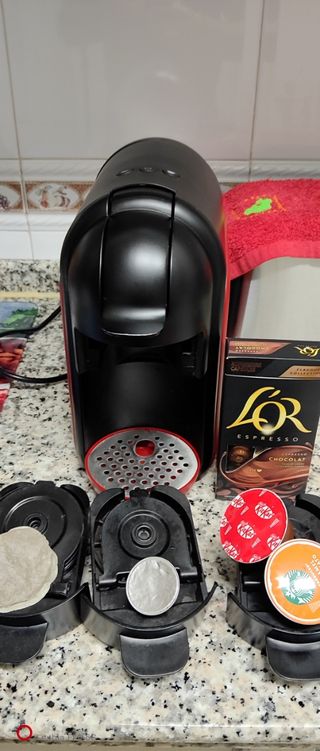 Cafetera cápsulas usada