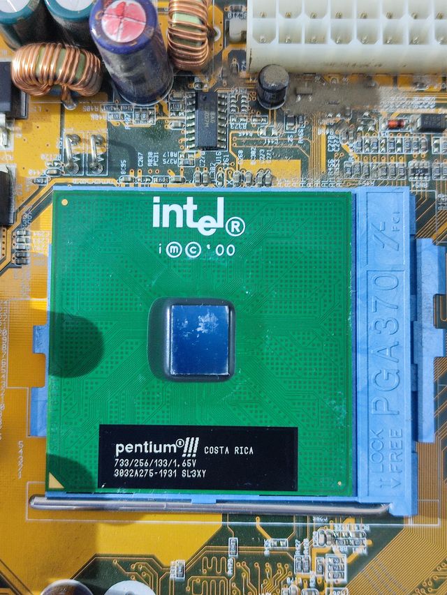 PLACA BASE GIGABYTE GA-6VTXE ANTIGUA