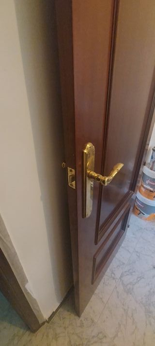 Puerta madera maciza Sapelli