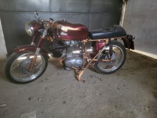 Ducati 250cc restaurada