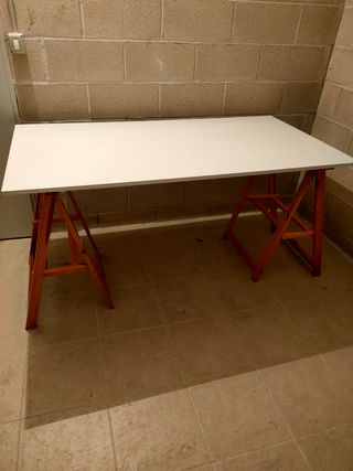 Mesa escritorio caballetes blanca