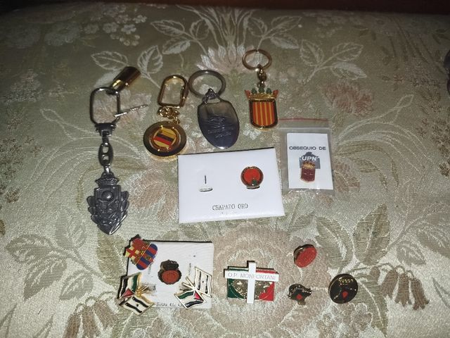 Llaveros y Pines Coleccionables