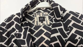 Blusa negra y blanca DEPT