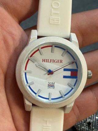 Relojes Emporio Armani y Tommy Hilfiger