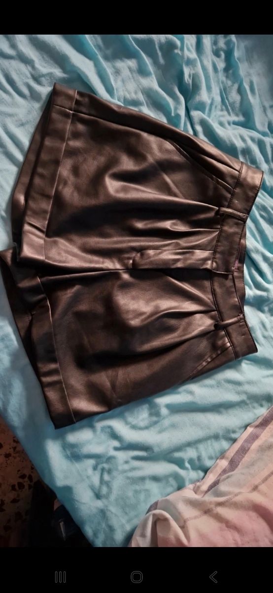 Shorts polipiel Primark XS/34/6 negros