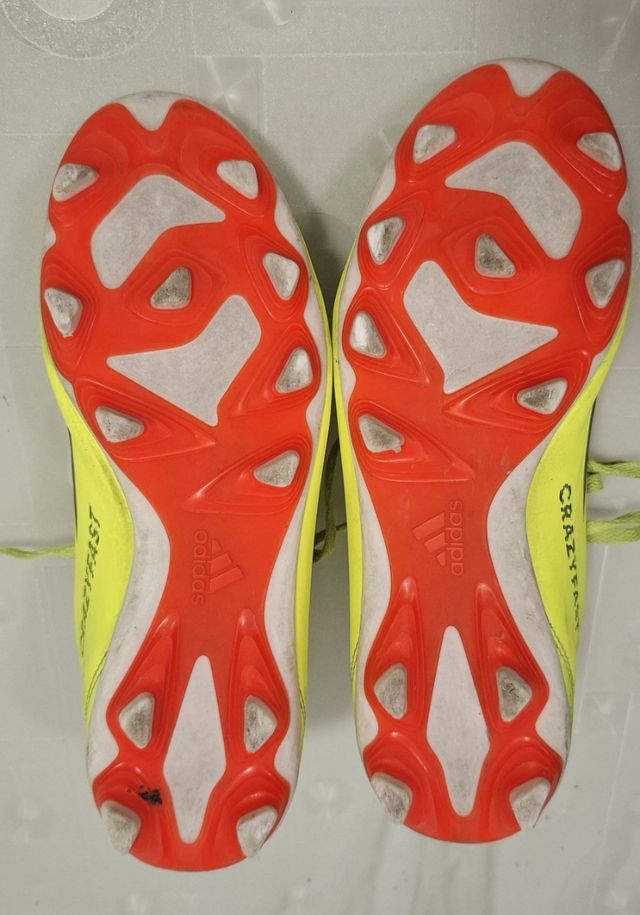 Botas fútbol Adidas. Talla 36 1/2.