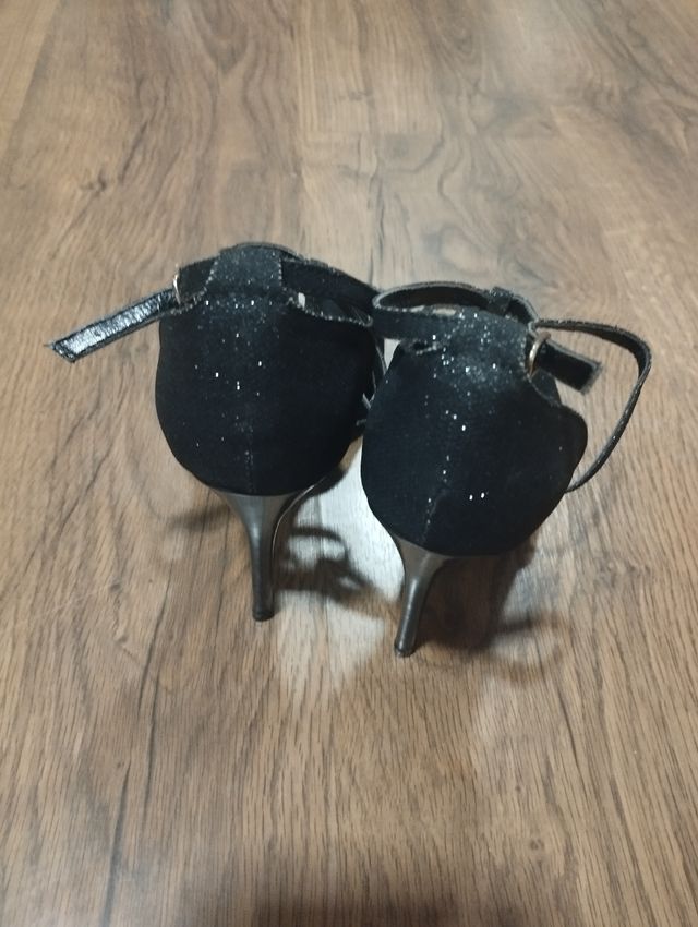 Stilettos Cherrie negros