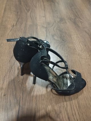 Stilettos Cherrie negros