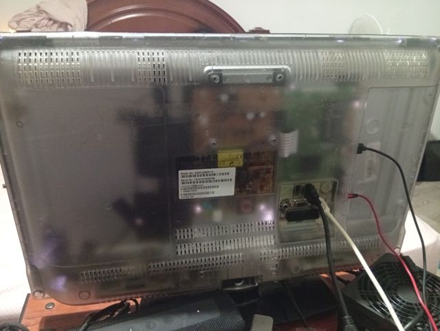 TV Philips 24" HD - Negro con smart tv