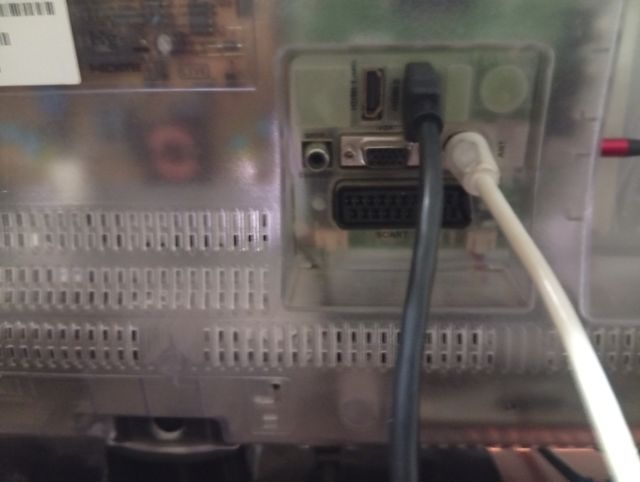 TV Philips 24" HD - Negro con smart tv