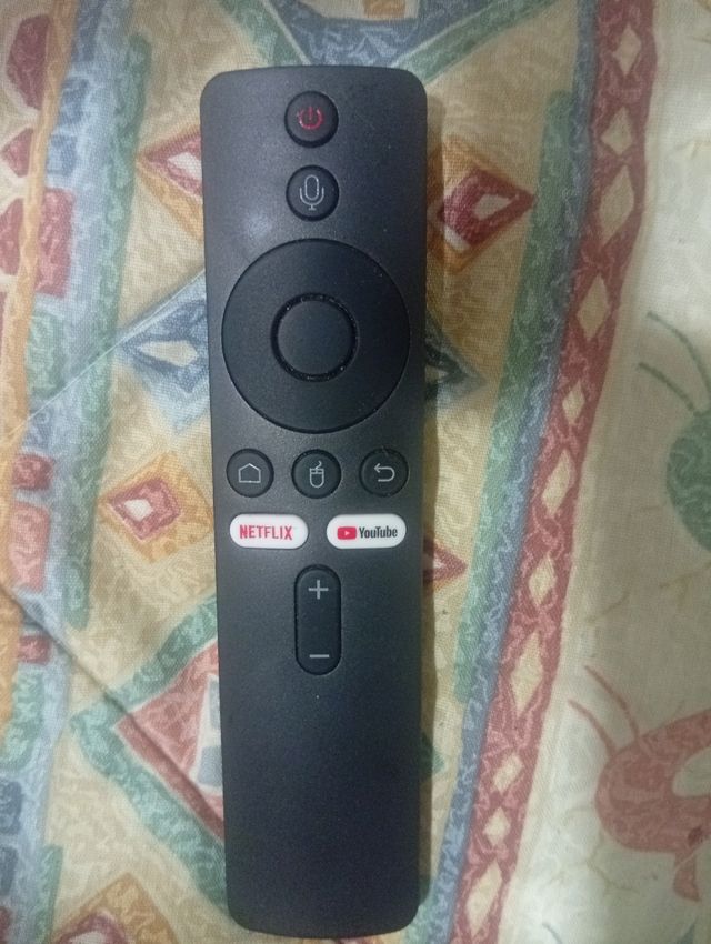 TV Philips 24" HD - Negro con smart tv