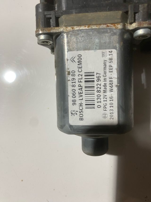 Motor elevalunas Peugeot 208