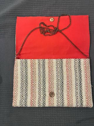 Bolso beige y rosa con abalorios
