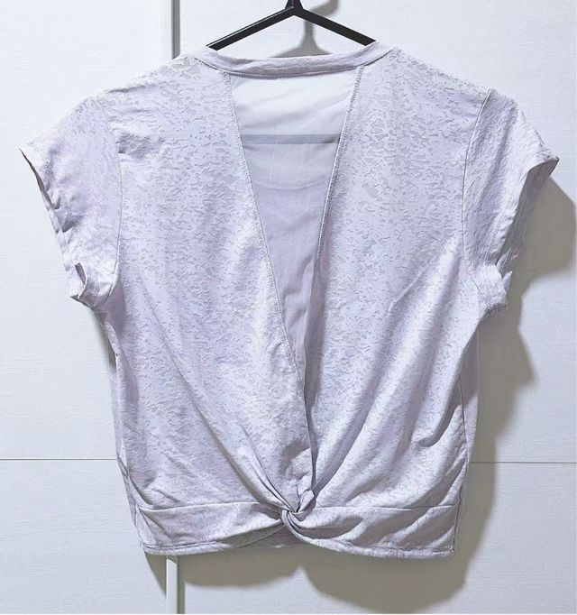 Camiseta lila deporte yoga