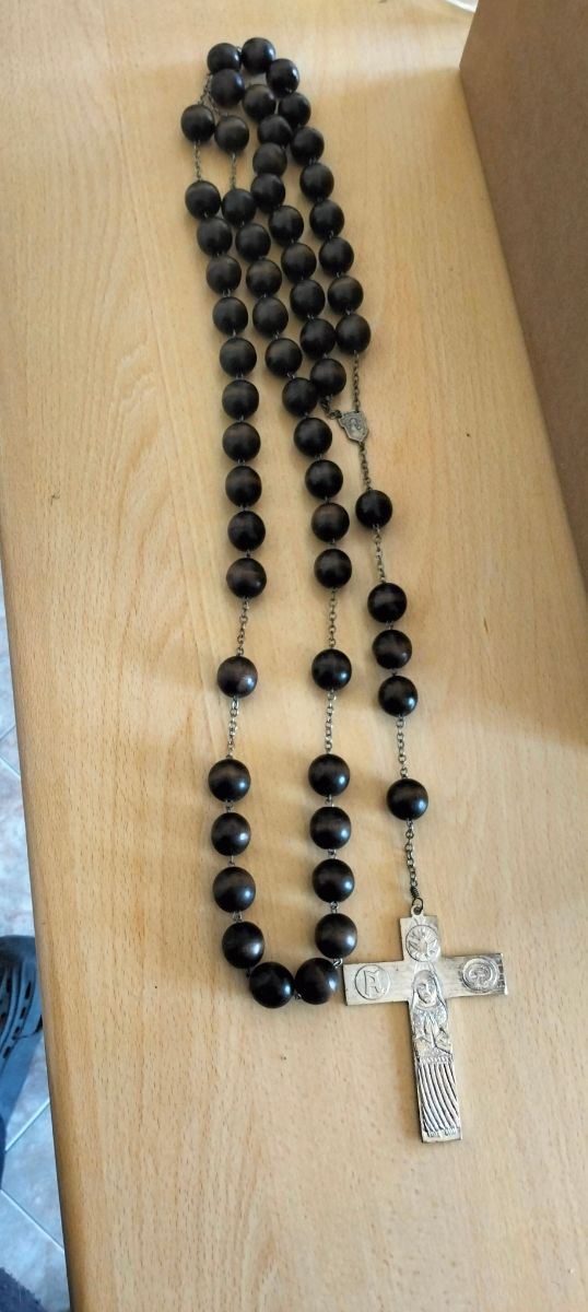 Rosario in legno scuro