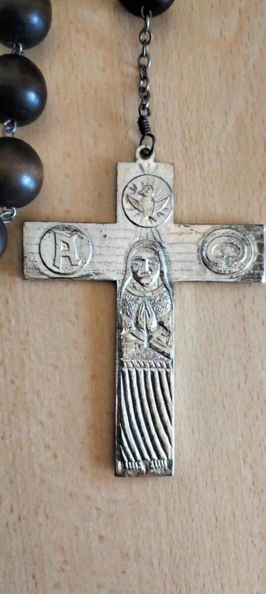 Rosario in legno scuro