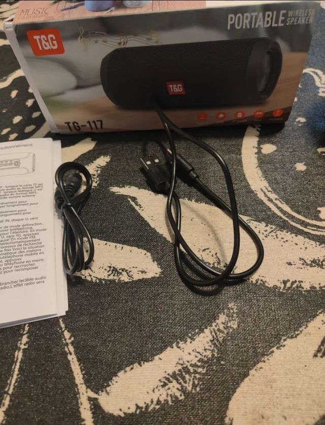 Altavoz Bluetooth T&G portátil negro